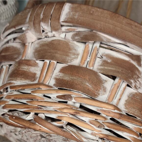 Large Wicker Rattan Neutral Tan Farmhouse Easter Egg Basket - Picture 5 of 12